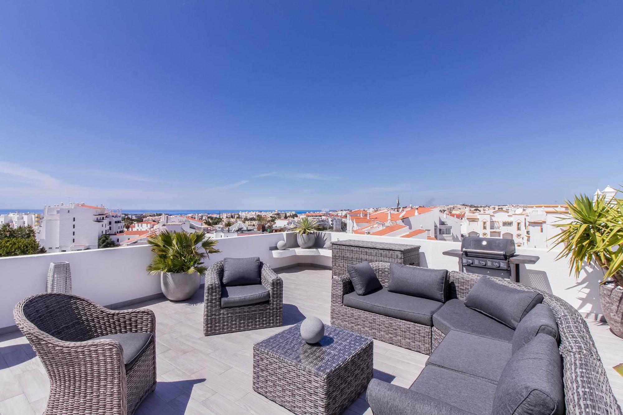 Luxe Penthouse - Prime Location By Seareen Appartement Albufeira